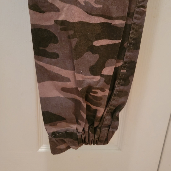 Across The Pond Signature Line Green Camo Mens Drawstring Jogger Pants - Size 2X - Picture 4 of 11